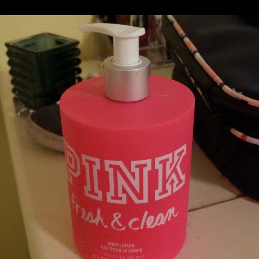 Victoria secret fresh and clean lotion